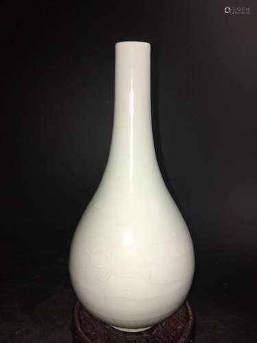 WHITE GLAZED PHOENIX BOTTLE VASE