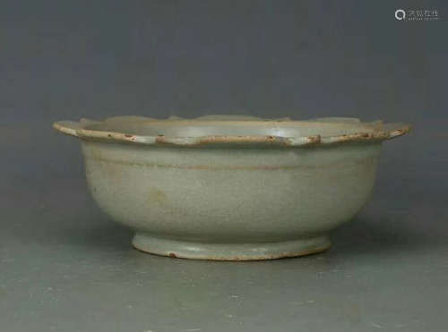 RU KILN GREEN GLAZED FLORAL RIM WASHER