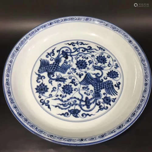 A BLUE&WHITE PHOENIX DECORATED CHARGER