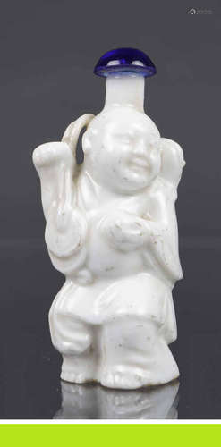 FLACON TABATIERE ANTHROPOMORPHE EN PORCELAINE DE TYPE 