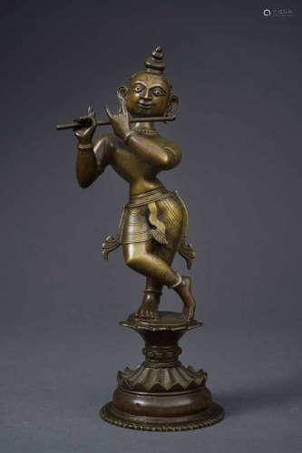 SUJET EN BRONZE A L'EFFIGIE DE KRISHNA JOUANT DE LA FLUTE