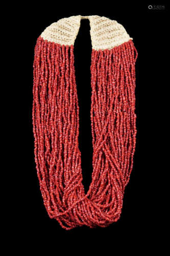 COLLIER AUX MULTIPLES RANGS DE PERLES DE CORAIL ROUGE