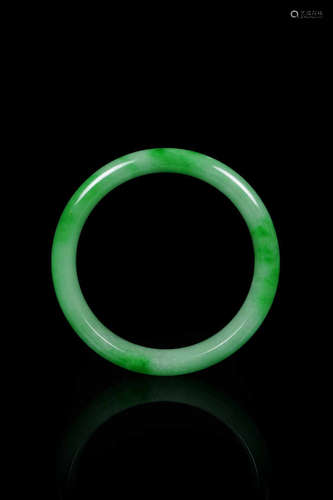 BRACELET EN JADE JADEITE 