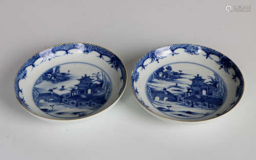 A pair of chinese blue&white plates