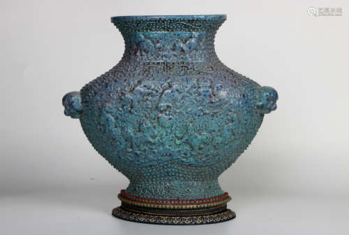 A chinese porcelain glaze carved vase