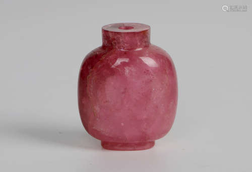 A chinese tourmaline snuff bottle