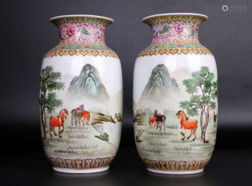 A pair of chinese famille rose vase