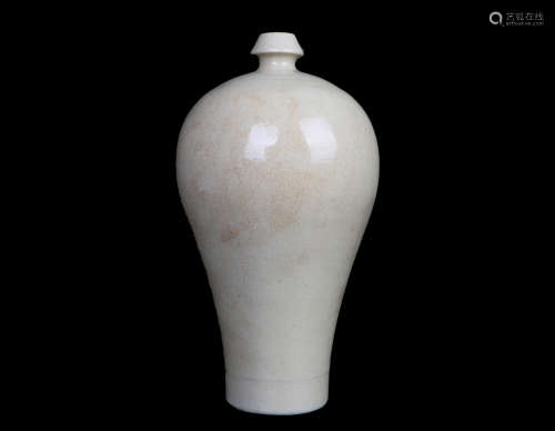 A chinese white plum vase
