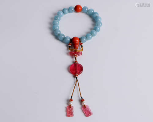 A 18 aquamarinl beads bracelets