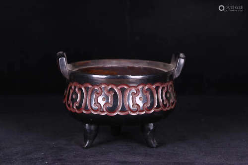 AN OLD LACQUERWARE CENSER