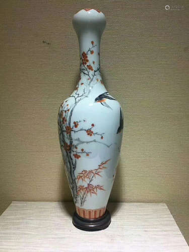 A VASE OF REPUBLIC OF CHINA 1912-1949