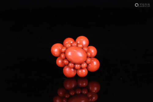 A NATURAL CORAL & PURE GOLD BROOCH, QING DYNASTY
