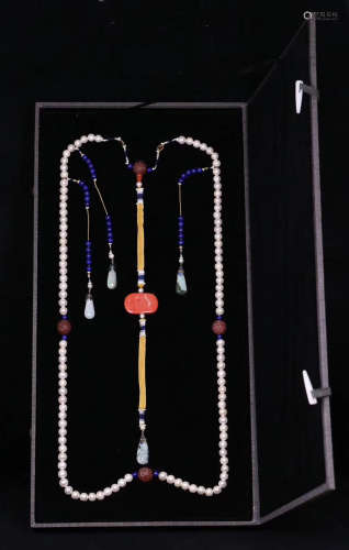 A STRIGN OF OLD PEARL COURT BEADS, QING DYNASTY
