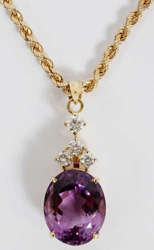 AMETHYST, DIAMOND & 14KT GOLD PENDANT NECKLACE