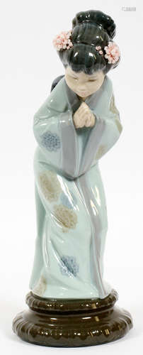 LLADRO PORCELAIN GEISHA, H 10 3/4''