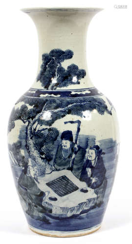 CHINESE BLUE AND WHITE PORCELAIN VASE