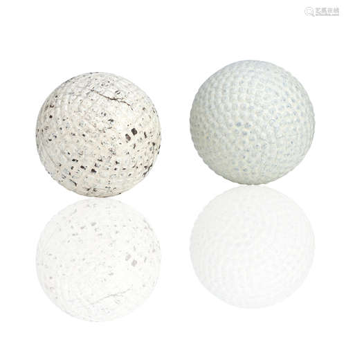 HUTCHINSON & MAIN: A SPRINGVALE BRAMBLE GOLF BALL, CIRCA 1905