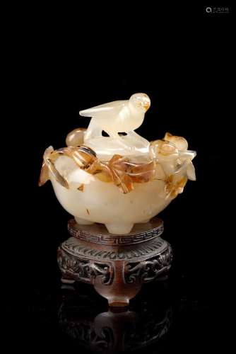 中國 十九世紀 瑪瑙雕花鳥紋香爐