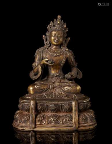 中國 十九世紀 鎏金銅雕觀音坐蓮像