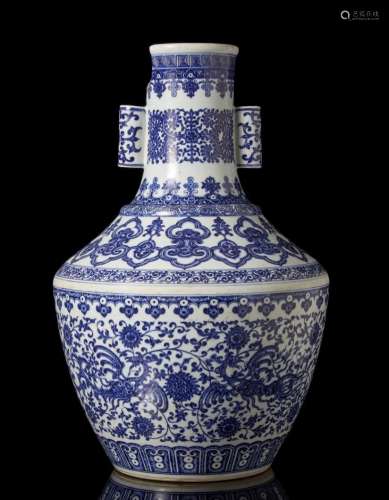 中國 二十世紀 乾隆仿款 青花花卉紋瓶