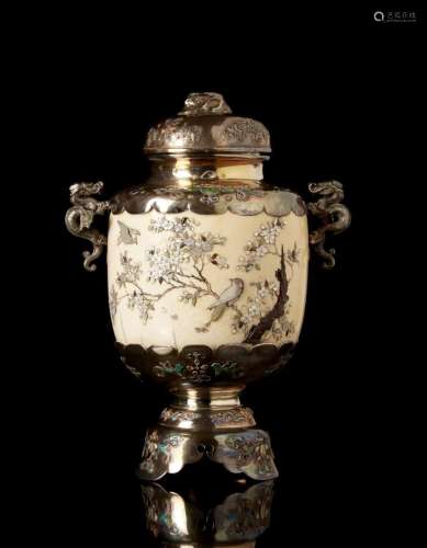日本 明治時期 芝山象牙銀花鳥紋瓶