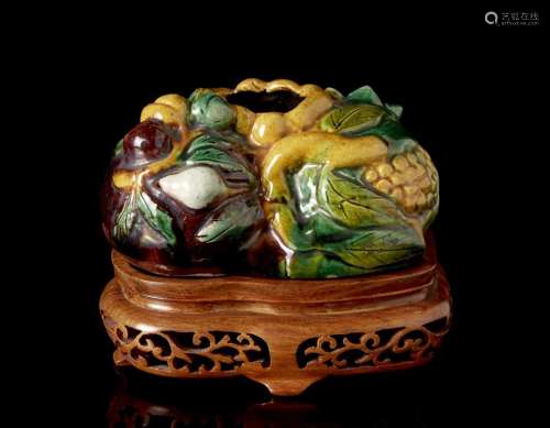 中國 十九世紀 三彩石榴桃形筆洗