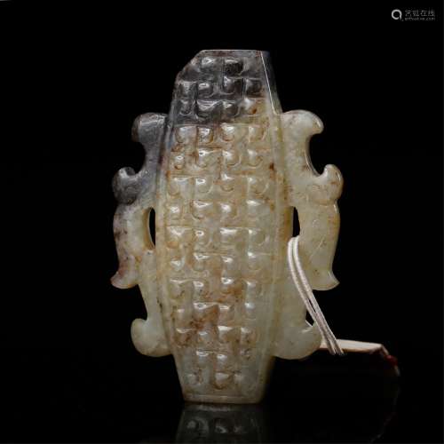 CHINESE ARCHAIC JADE PENDANT