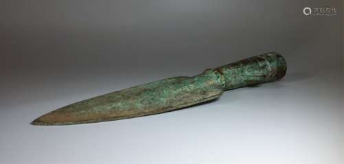 CHINESE ARCHAIC BRONZE SPEARHEAD