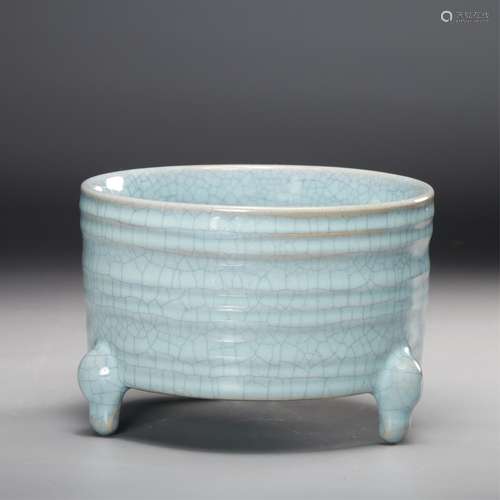 CHINESE CRACKLE GLAZED TRIPOD CENSER