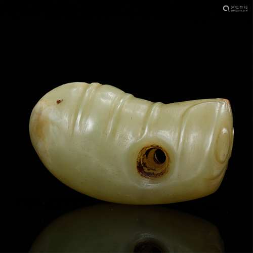 CHINESE ARCHAIC JADE PENDANT