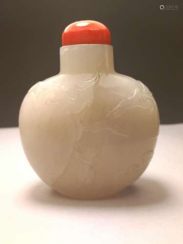 18th C. Chinese White Jade Snuff Bottle Red Coral Cover