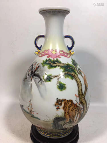 A QING DYNASTY FAMILLE ROSE OKHO SPRING VASE