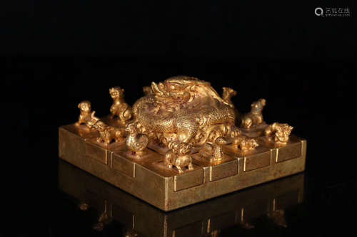 A BRONZE GILT CHINESE ZODIAC DRAGON DESIGN SEAL