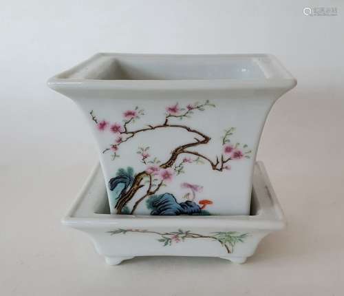 Chinese Porcelain Famille Flower Pot