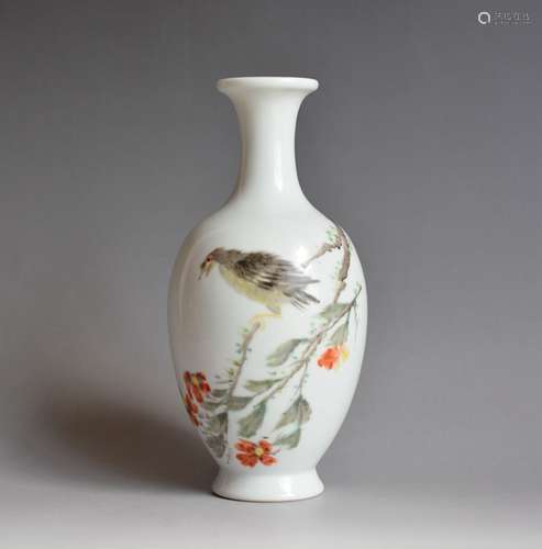 Chinese Qiangjiang Color Porcelain Vase