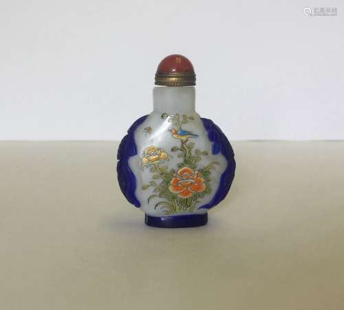 Chinese Liuli Famille Rose Snuff Bottle
