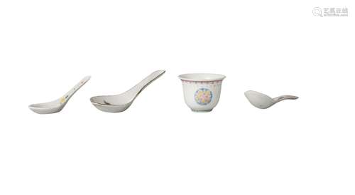 Three Chinese porcelain spoons and a wine cup, late Qing dynasty, each painted in famille rose