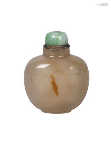 A Chinese agate snuff bottle, late 19th/early 20th century, of ovoid form, with jadeite stopper, 6cm