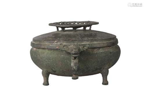 A Chinese bronze archaistic ritual box and cover, 20th century, with archaistic dragon handles and