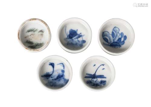 Five Chinese porcelain bird feeders, late Qing dynasty - Republic, four painted in underglaze