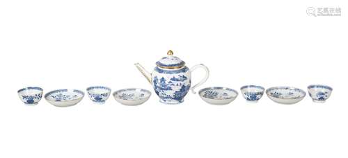 A Chinese export porcelain teapot and four tea bowls and saucers, late 18th century, the teapot