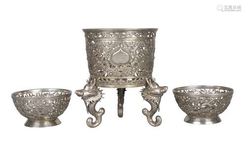 A Chinese silver pierced stand late 19th century/early 20th century, the tapering body pierced