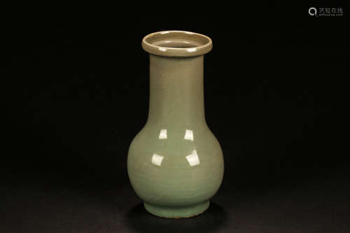 LONGQUAN WARE CELADON GLAZED VASE