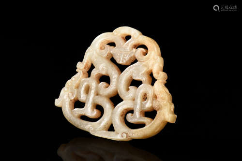 JADE CARVED 'DRAGON'S ORNAMENT