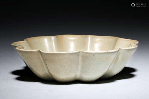 LONGQUAN FLORIFORM BOWL