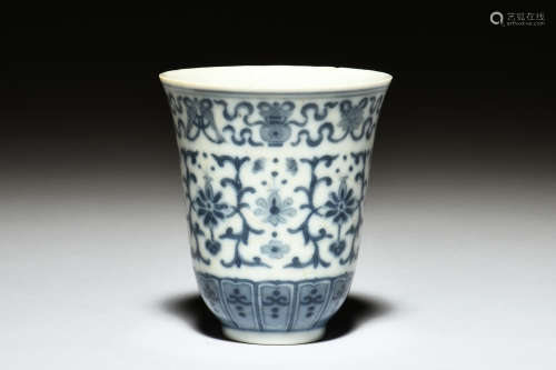 BLUE AND WHITE 'EIGHT TREASURES' WINE CUP