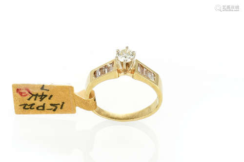 14K YG DIAMOND RING