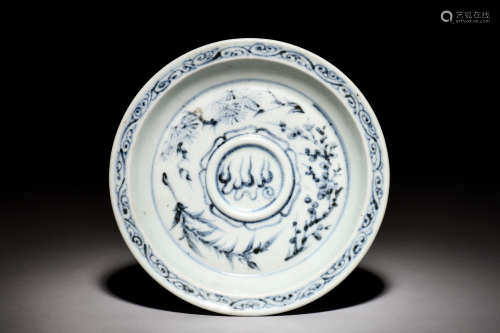 AN UNDERGLAZED BLUE AND WHITE SAUCER