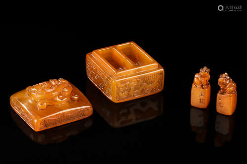 TIANHUANG SOAPSTONE CARVED SEAL STAMPS AND BOX