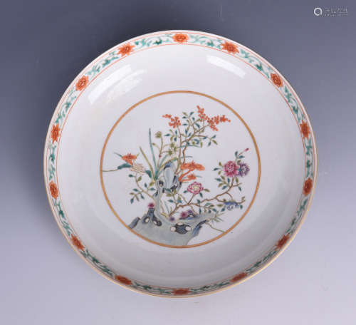 FAMILLE ROSE OPEN-MEDALLION 'FLOWERS' DISH